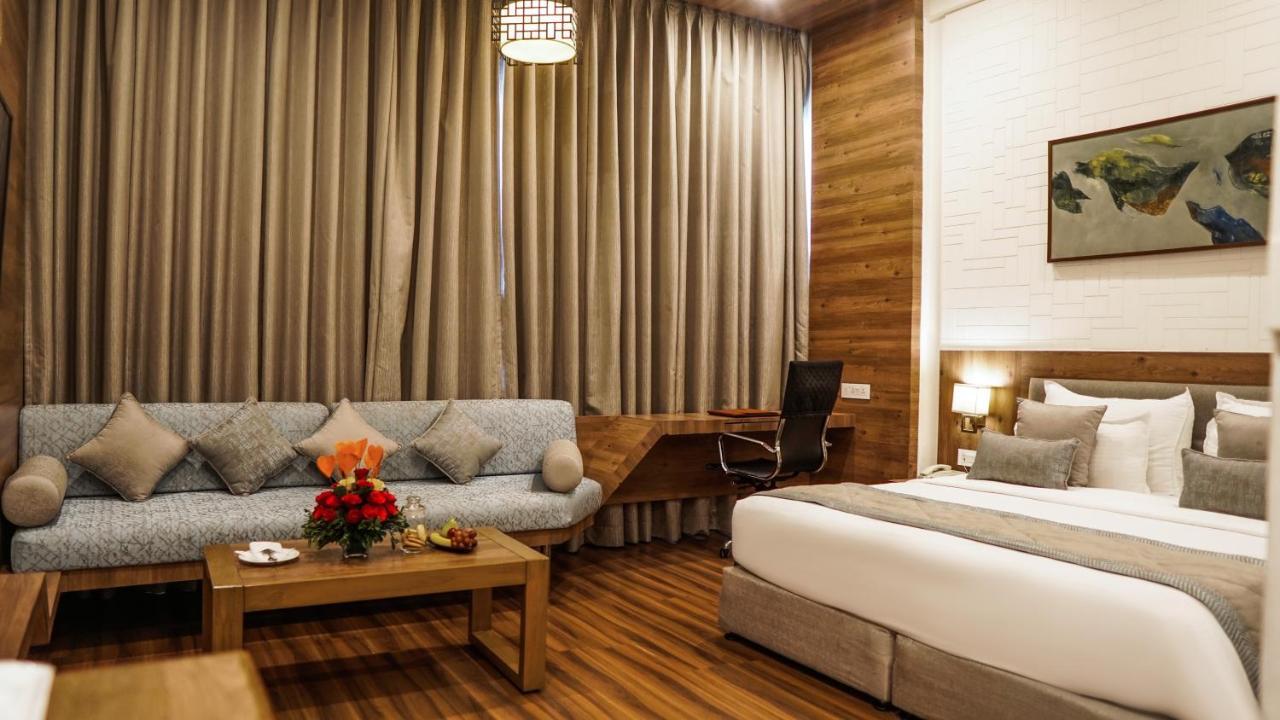 Hotel Centre Point นาคปุระ ภายนอก รูปภาพ