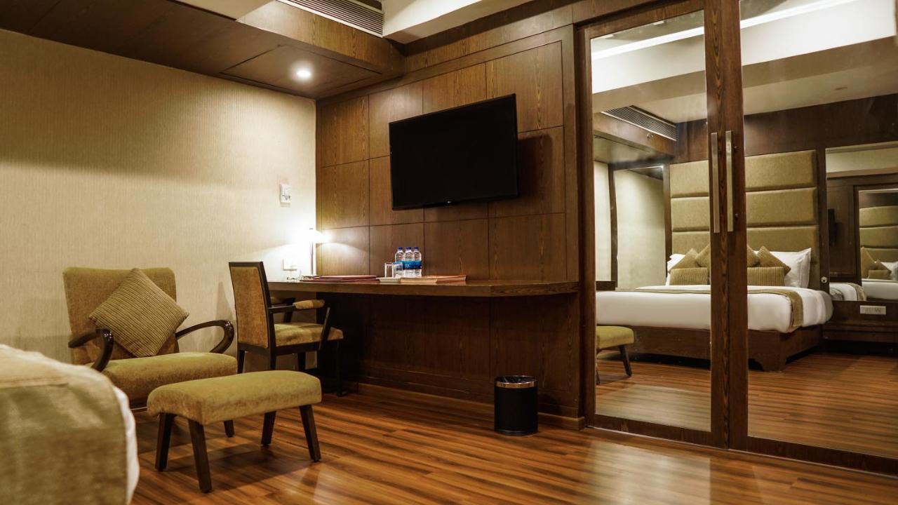 Hotel Centre Point นาคปุระ ภายนอก รูปภาพ